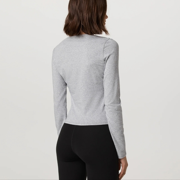 Vuori Long Sleeve Tuvalu Henley Size Medium - Picture 3 of 5